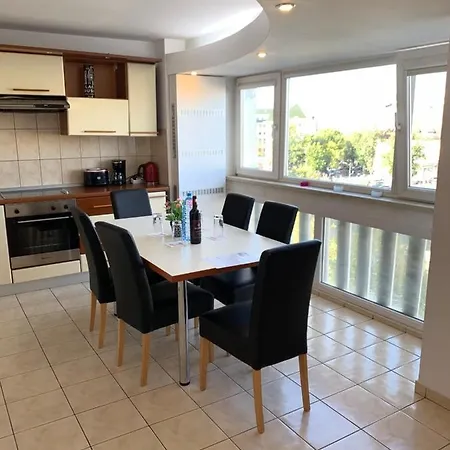 City Center River View Appartement Boekarest