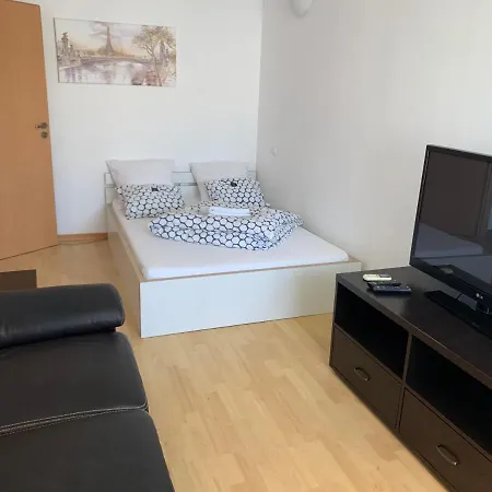 City Center River View Appartement Boekarest